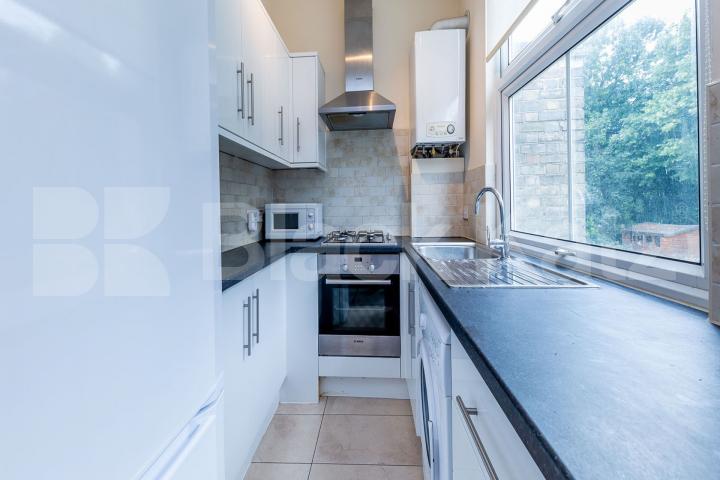  Well presented two double bedroom property set within a period conversion Moray Road, Finsbury Park
